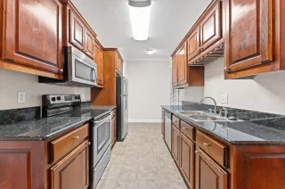 Photo #6: 67267860 Listing