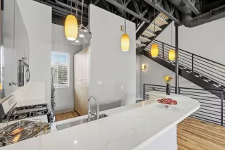 Photo #5: 6764058 Listing