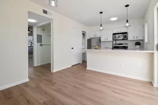 Photo #4: 67752044 Listing 