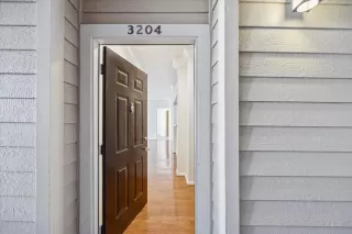 Photo #3: 67798980 Listing 