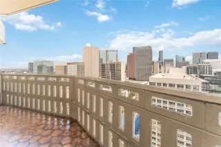 Photo #2: 67827161 Listing