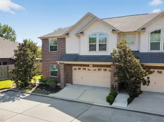 Browse active condo listings in STEEPLECHASE TERRACE