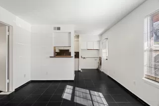 Photo #2: 67932761 Listing 