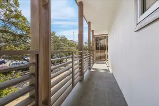 Photo #3: 67978720 Listing