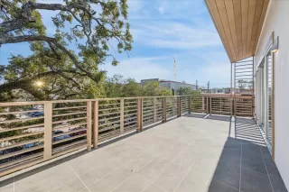 Photo #6: 67978720 Listing