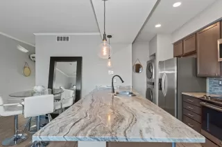 Photo #5: 6810861 Listing 