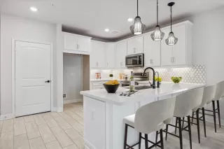 Photo #3: 68146713 Listing