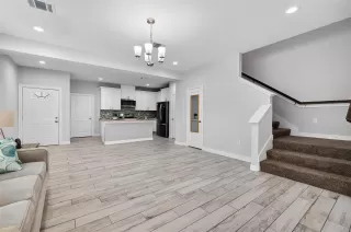 Photo #3: 68582492 Listing