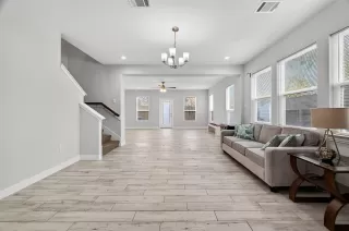 Photo #6: 68582492 Listing