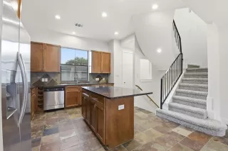 Photo #6: 68797586 Listing 