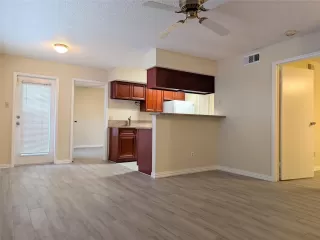 Photo #2: 68924303 Listing