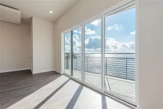 Photo #4: 68988934 Listing 