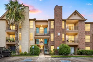 More Details about MLS # 69096284 : 2121 HEPBURN STREET # 710