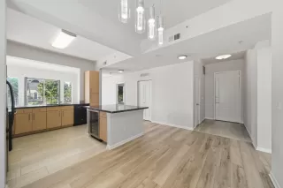 Photo #2: 69499597 Listing