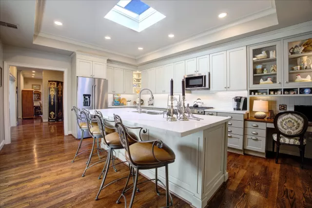 MLS: 69943552 Condo For Sale