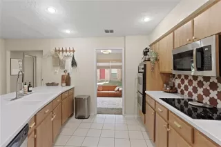 Photo #1: 70243579 Listing 