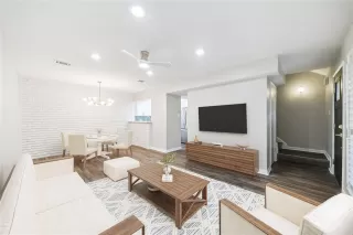 Photo #4: 70465272 Listing 