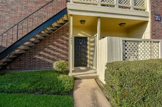 Photo #3: 70523543 Listing