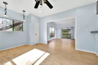 Photo #5: 70531393 Listing 