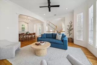 Photo #2: 70568708 Listing 