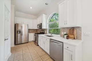 Photo #6: 70568708 Listing 