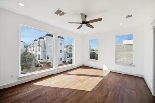 Photo #5: 70580848 Listing 