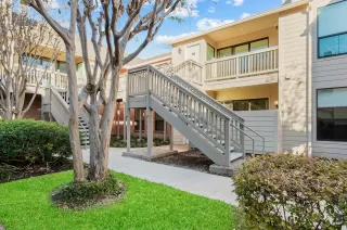 Photo #1: 70642386 Listing 