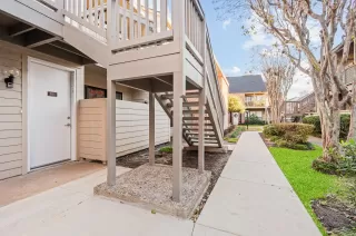 Photo #2: 70642386 Listing 