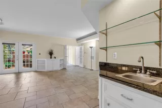 Photo #4: 70981397 Listing 