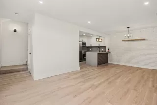 Photo #5: 7121687 Listing