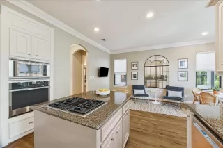 Photo #5: 71219923 Listing