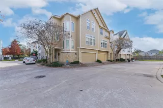 Photo #3: 71371637 Listing 