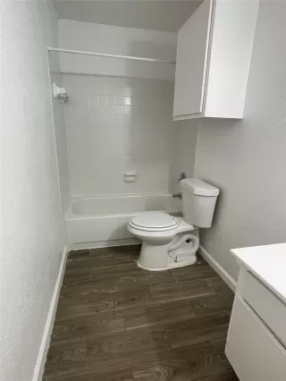 Photo #5: 71556318 Listing 