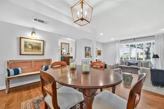 Photo #5: 71570642 Listing