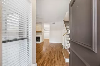 Photo #2: 71593452 Listing 