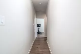 Photo #5: 7204114 Listing