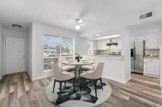 Photo #4: 72092689 Listing 