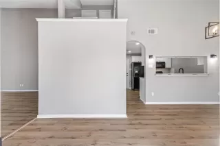 Photo #3: 72109024 Listing 