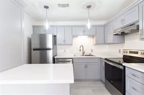 Photo #1: 72182216 Listing 