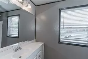 Photo #5: 72182216 Listing 