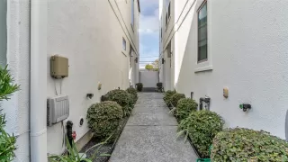 Photo #3: 72842346 Listing 