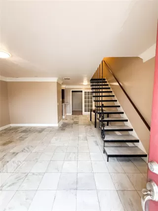 Photo #1: 72954642 Listing