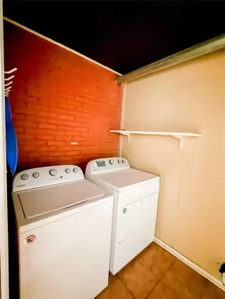 Photo #4: 72954642 Listing