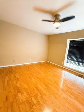 Photo #6: 72954642 Listing