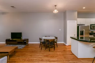 Photo #4: 73071934 Listing