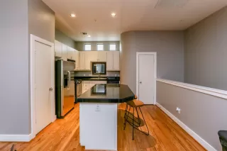 Photo #5: 73071934 Listing