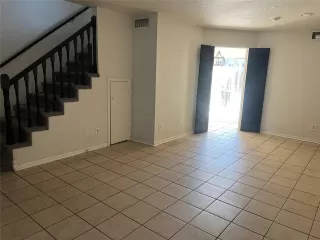 Photo #2: 73145124 Listing 