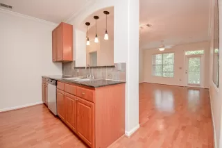 Photo #6: 73200393 Listing 