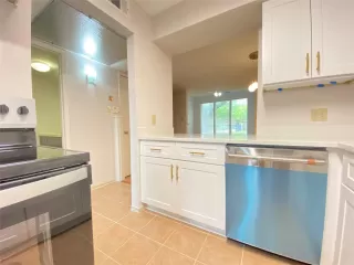 Photo #6: 73298971 Listing 