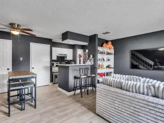 Photo #1: 73315557 Listing 